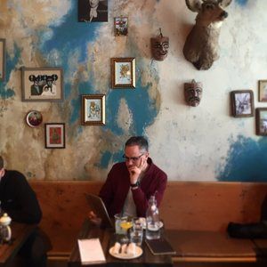 Meet your Posher, Leslie